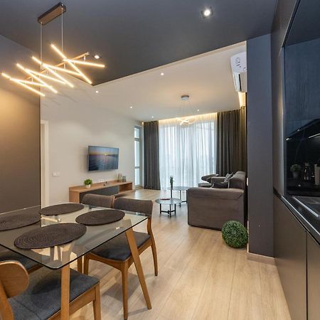 Royal Tower Residence Big Vip Apartment In Center Floor 27 Kyiv Exterior photo