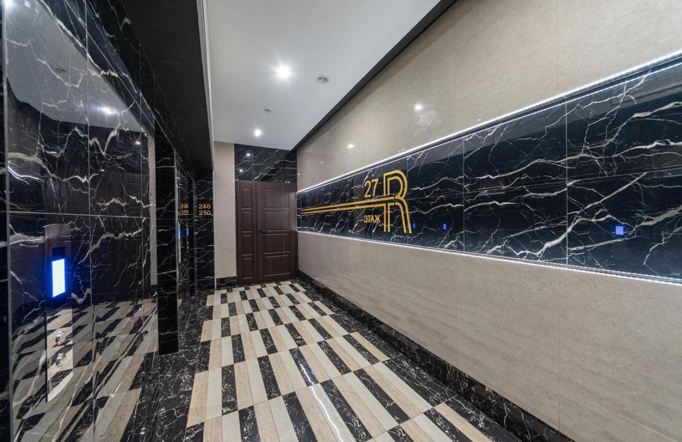 Royal Tower Residence Big Vip Apartment In Center Floor 27 Kyiv Exterior photo