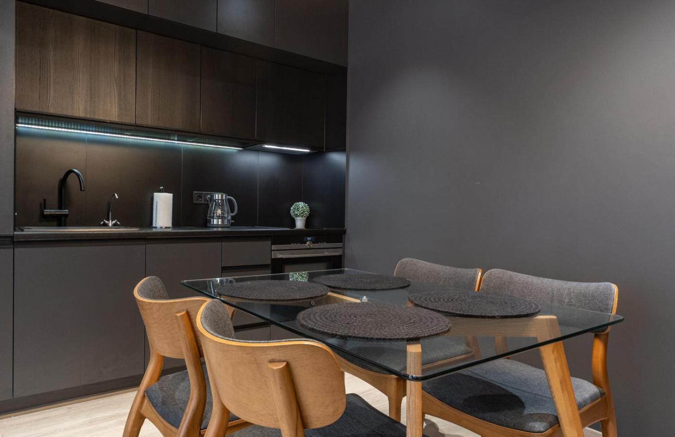 Royal Tower Residence Big Vip Apartment In Center Floor 27 Kyiv Exterior photo