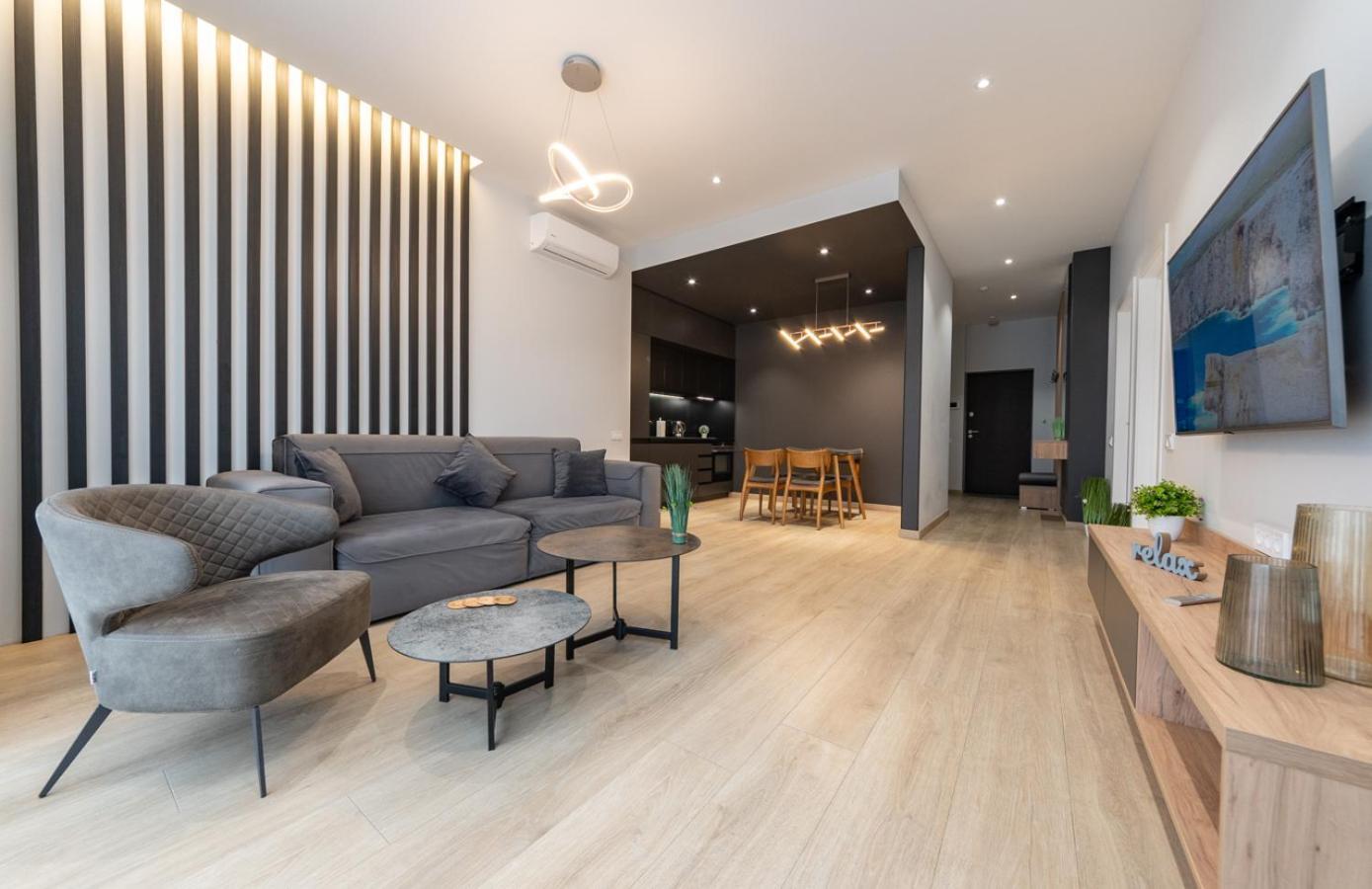 Royal Tower Residence Big Vip Apartment In Center Floor 27 Kyiv Exterior photo