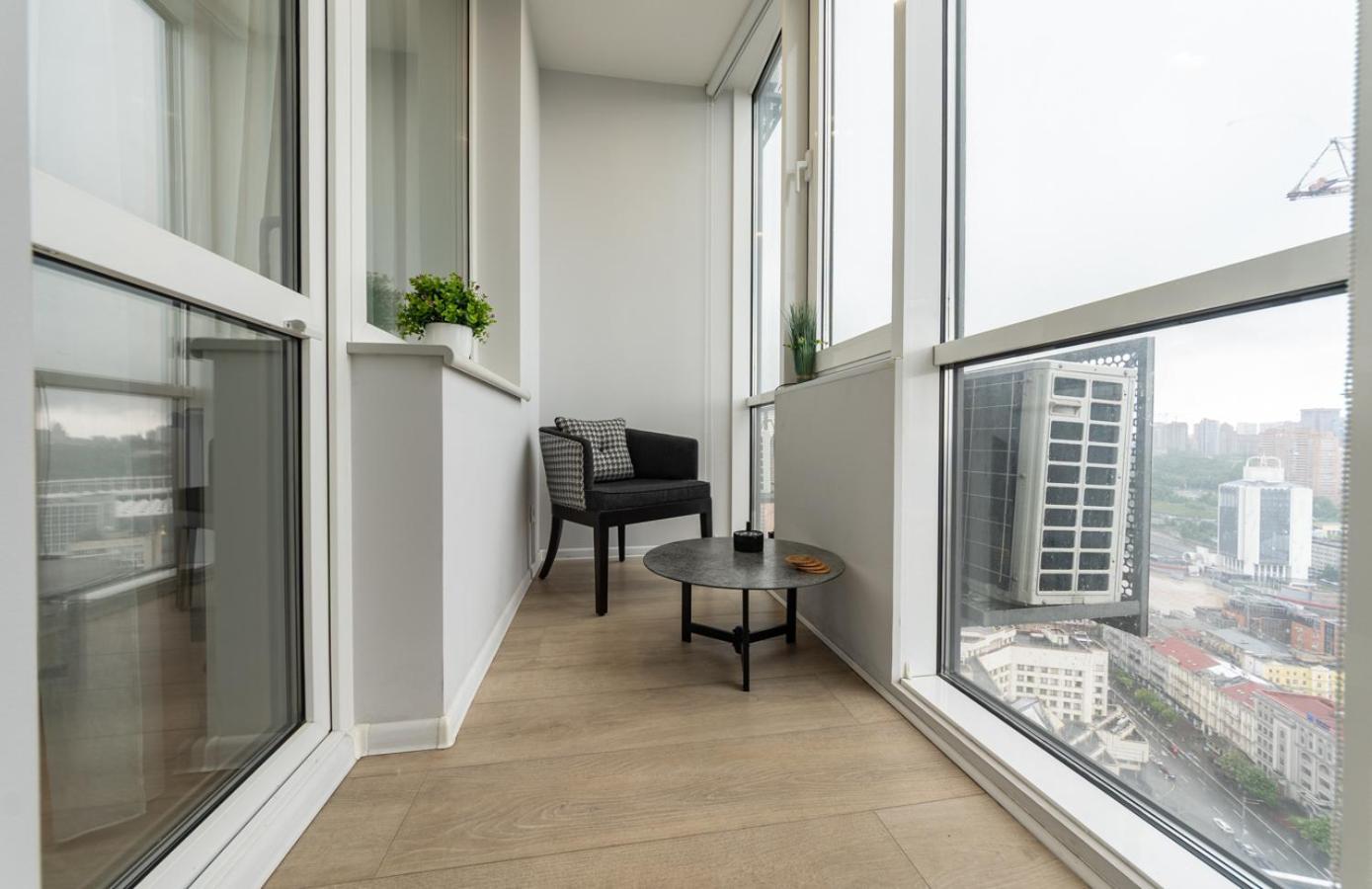 Royal Tower Residence Big Vip Apartment In Center Floor 27 Kyiv Exterior photo