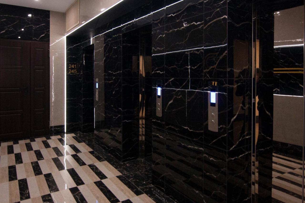 Royal Tower Residence Big Vip Apartment In Center Floor 27 Kyiv Exterior photo