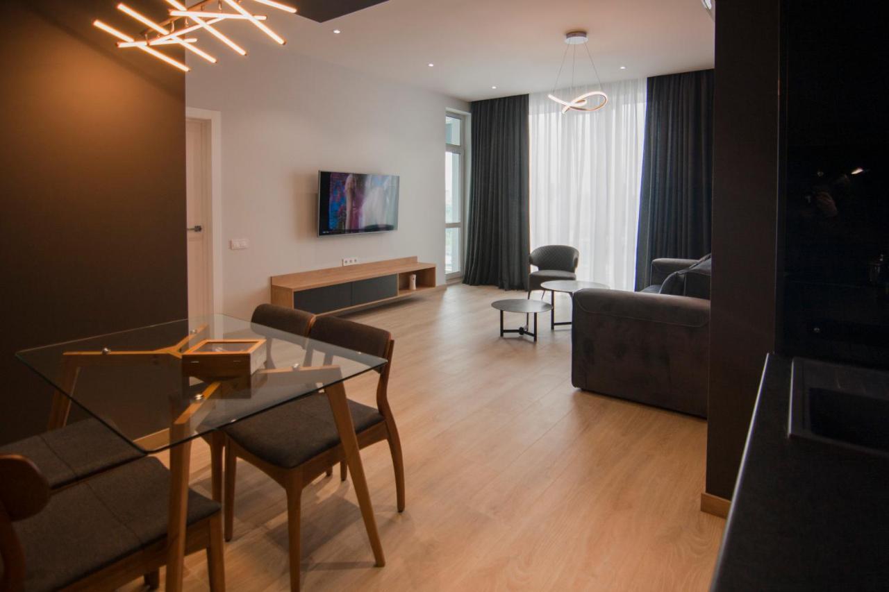 Royal Tower Residence Big Vip Apartment In Center Floor 27 Kyiv Exterior photo