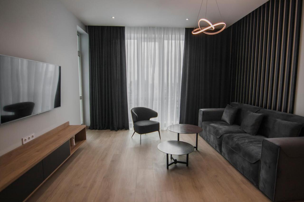 Royal Tower Residence Big Vip Apartment In Center Floor 27 Kyiv Exterior photo